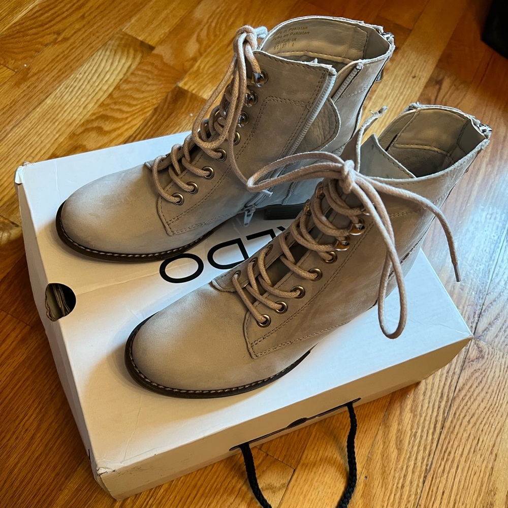 ALDO Grey Suede Leather Felalia Zip Round Toe Ankle Military Boots Size 6.5